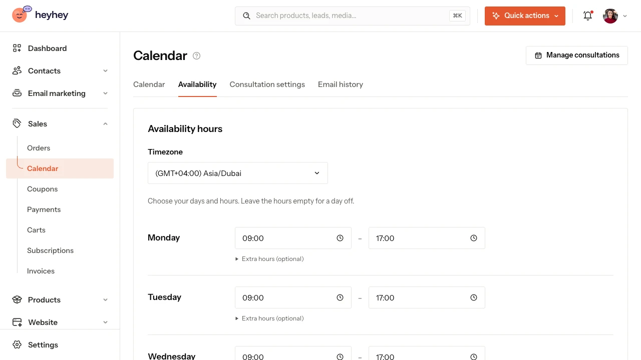 Availability settings: time zone and working hours for each day of the week